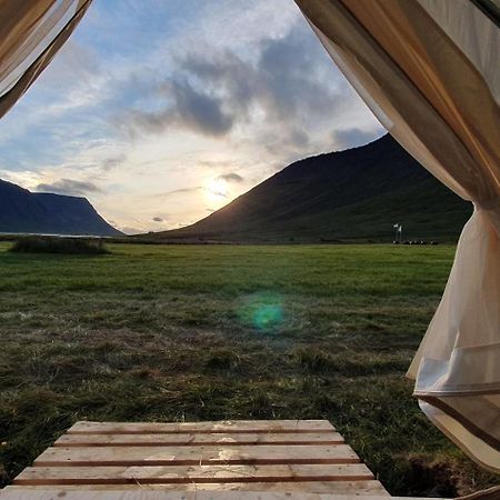 Korpudalur Hi Hostel Flateyri エクステリア 写真